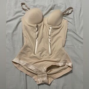 Maidenform Elegant Cream Bodysuit faja shapewear
